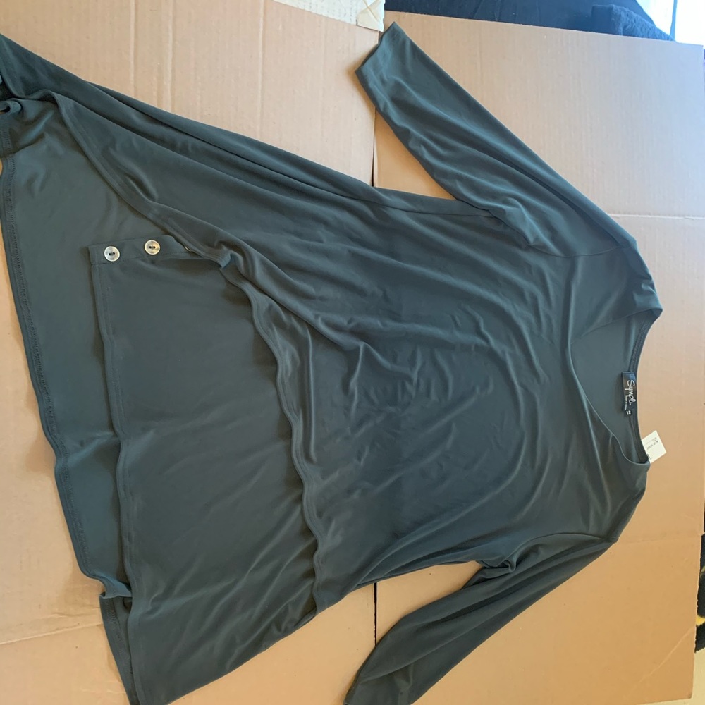 Mid sleeve blouse top